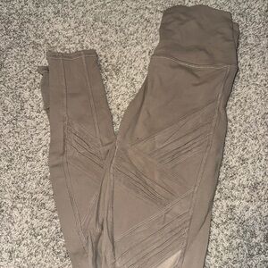 ALO Yoga Taupe Leggings